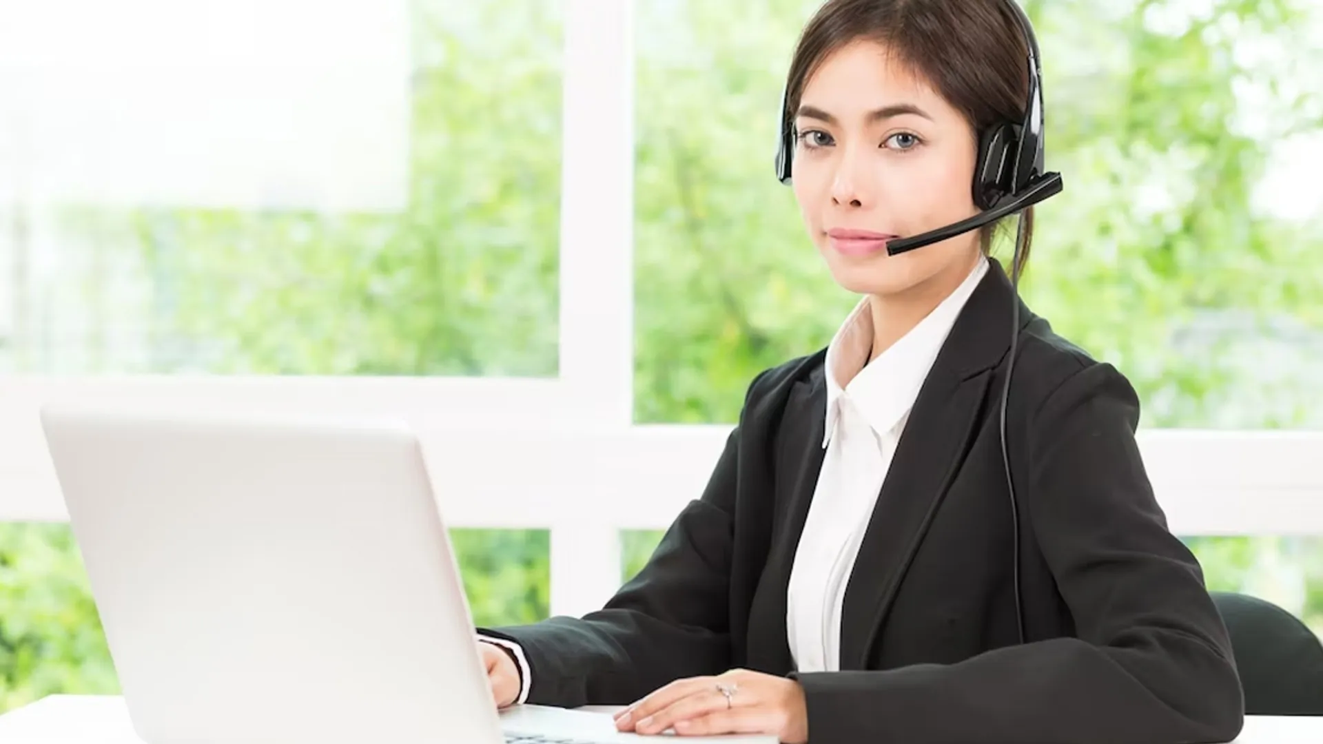 Hình ảnh hỗ trợ khách hàng Red88