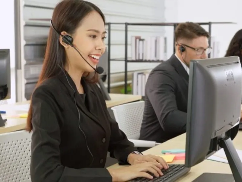 Đội ngũ hỗ trợ khách hàng chuyên nghiệp của Red88 sẵn sàng phục vụ 24/7